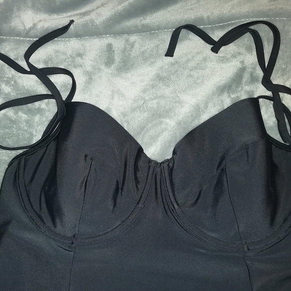Old Navy women's tie shoulder one piece bathing suit - Picture 2 of 6